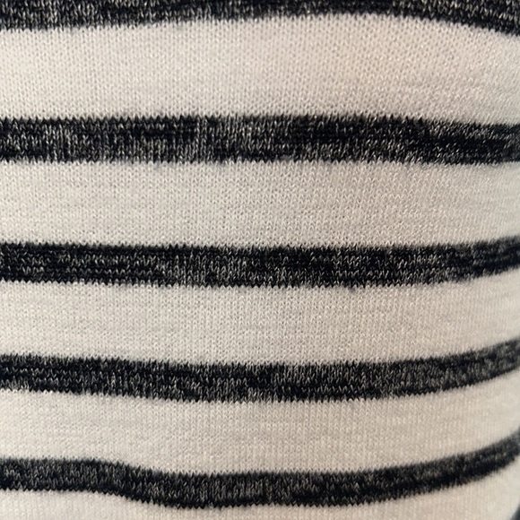 Banana Republic Striped Top with Ruffle Sleeves Size X-Small - Picture 3 of 6